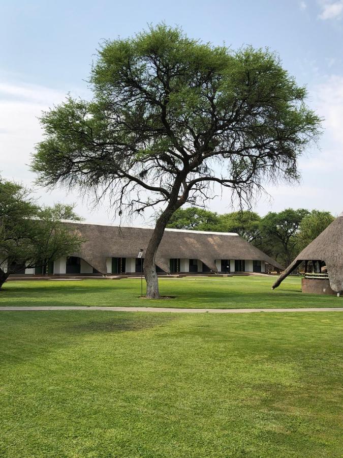 Okahandja Country Hotel Buitenkant foto