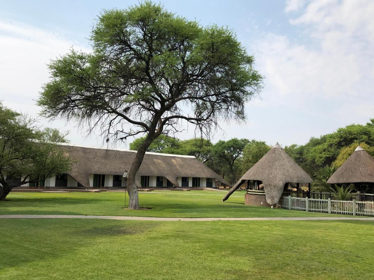 Okahandja Country Hotel Buitenkant foto