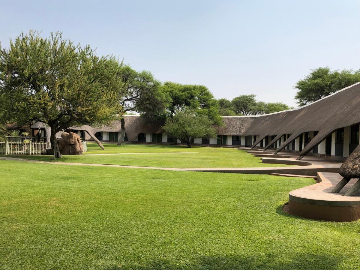 Okahandja Country Hotel Buitenkant foto