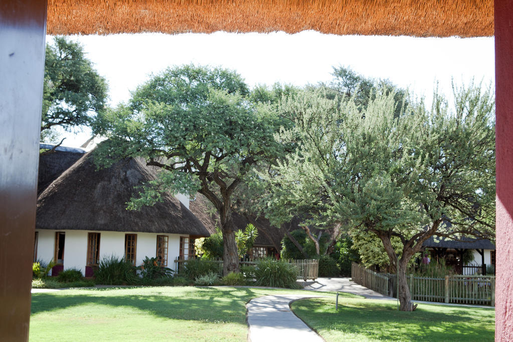 Okahandja Country Hotel Buitenkant foto